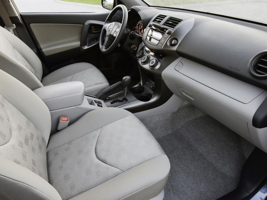  Toyota RAV4 2008 года  (US) (фото 11 из 23)